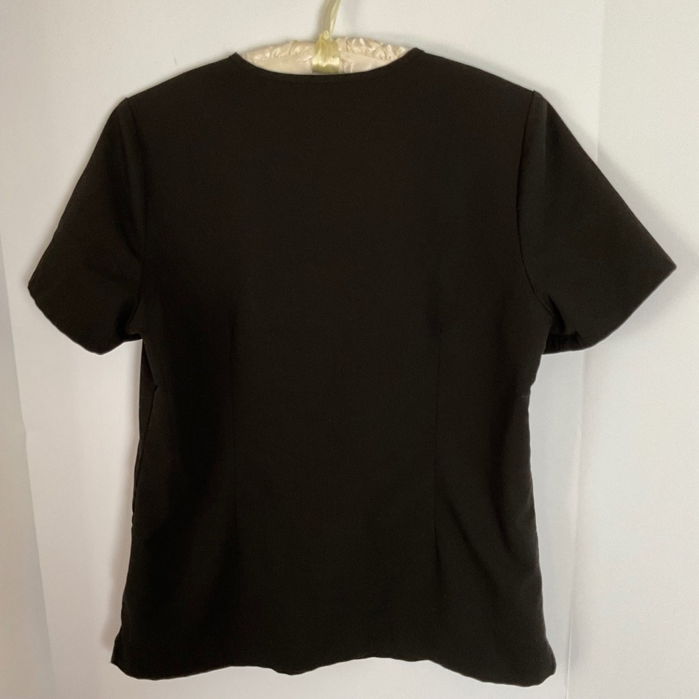 FIGS Technical Collection Black Scrub Tops Medium V-Neck FW1000 Lot of 2 womans - Picture 8 of 9
